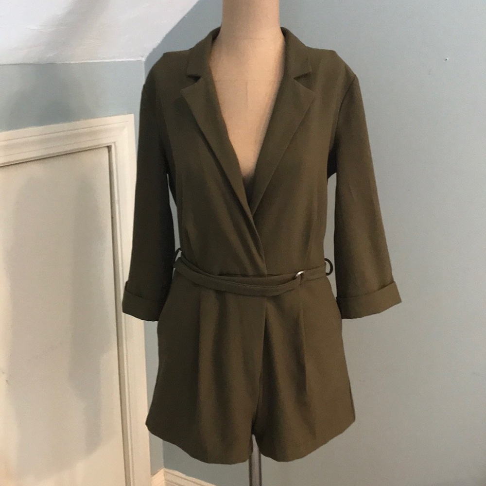 V-neck romper